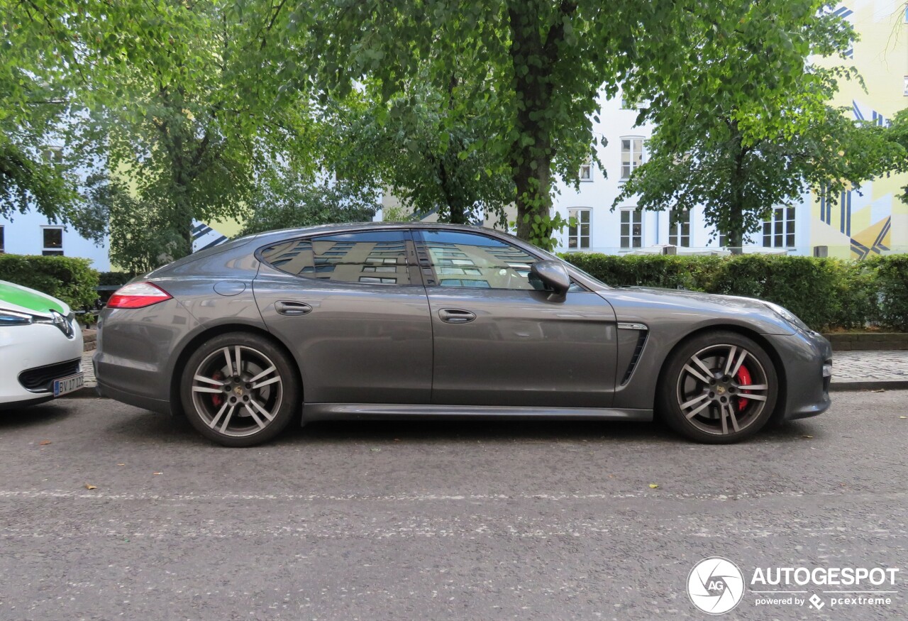 Porsche 970 Panamera GTS MkI