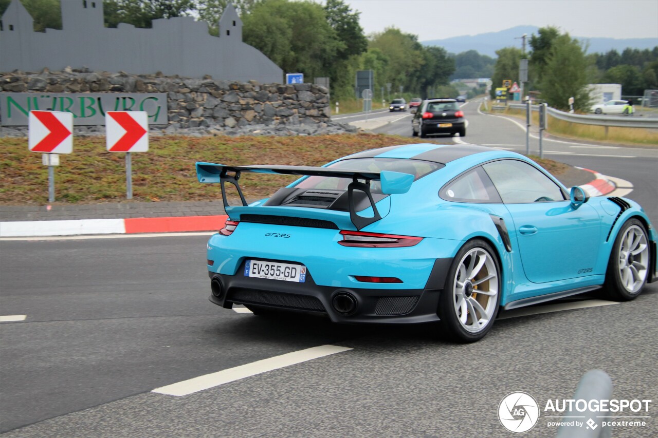 Porsche 991 GT2 RS Weissach Package