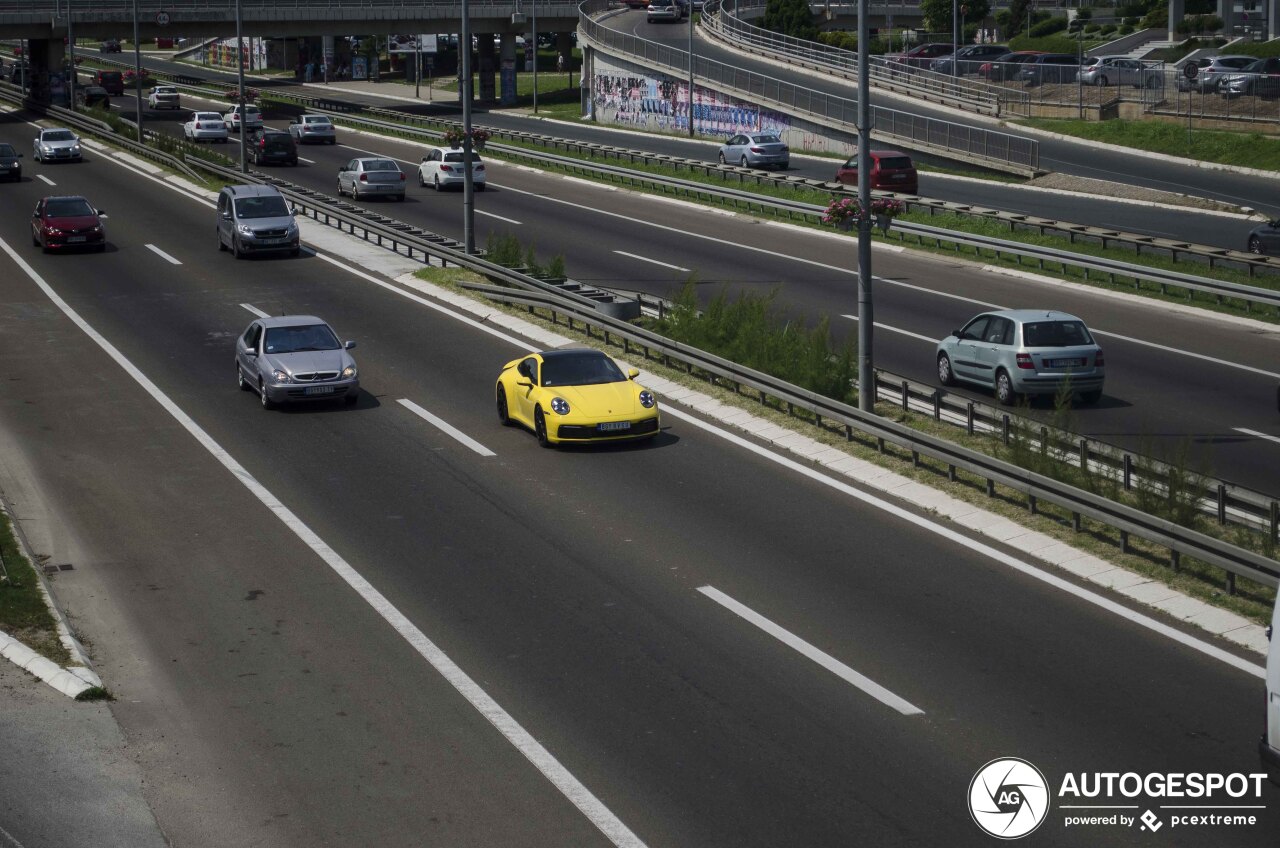 Porsche 992 Carrera 4S