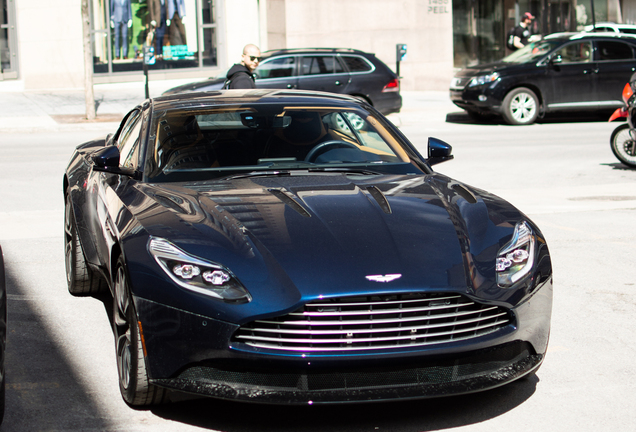 Aston Martin DB11