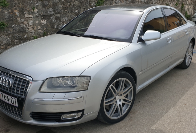 Audi S8 D3