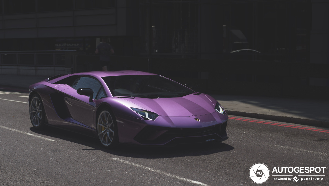 Lamborghini Aventador S LP740-4