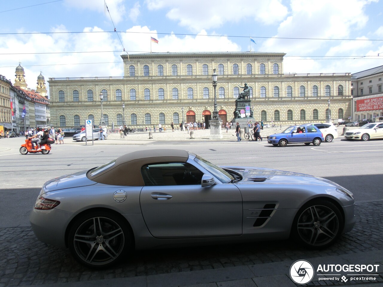 Mercedes-Benz SLS AMG Roadster