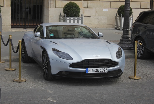 Aston Martin DB11 V8