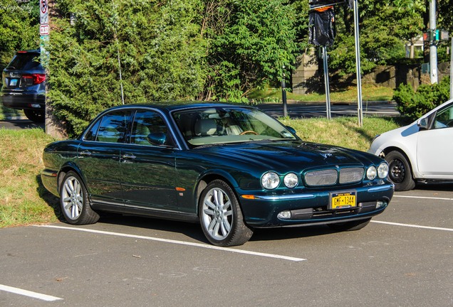 Jaguar XJR