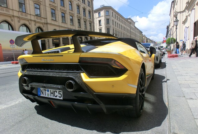 Lamborghini Huracán LP640-4 Performante Spyder