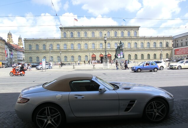 Mercedes-Benz SLS AMG Roadster