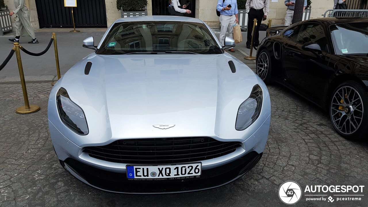 Aston Martin DB11 V8