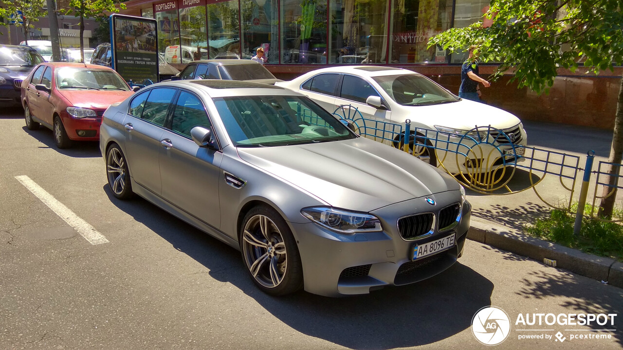 BMW M5 F10 2011