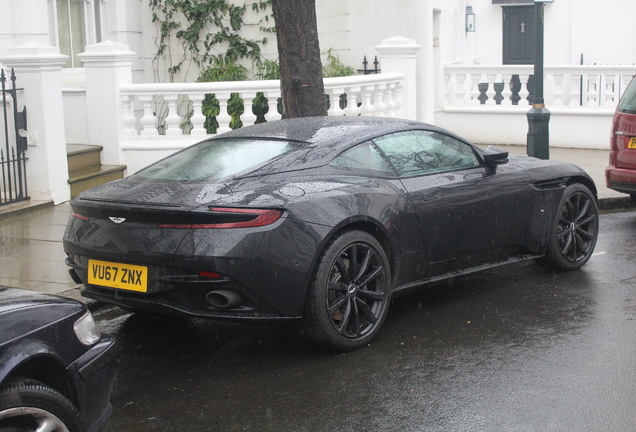 Aston Martin DB11