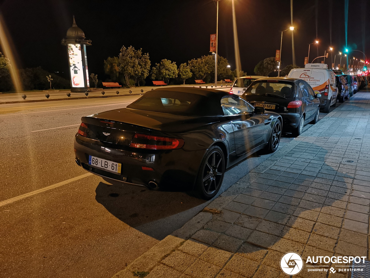 Aston Martin V8 Vantage Roadster