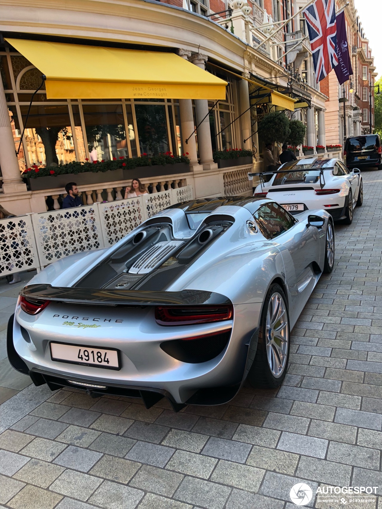 Porsche 918 Spyder Weissach Package