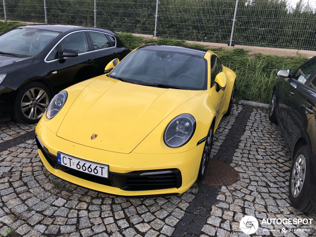 Porsche 992 Carrera 4S