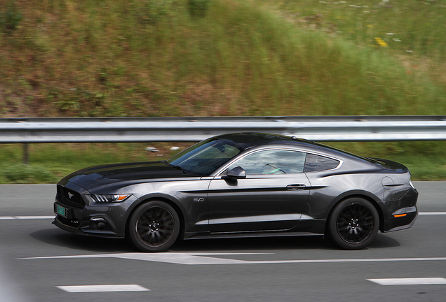 Ford Mustang GT 2015