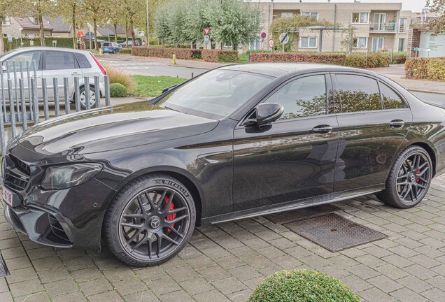 Mercedes-AMG E 63 S W213