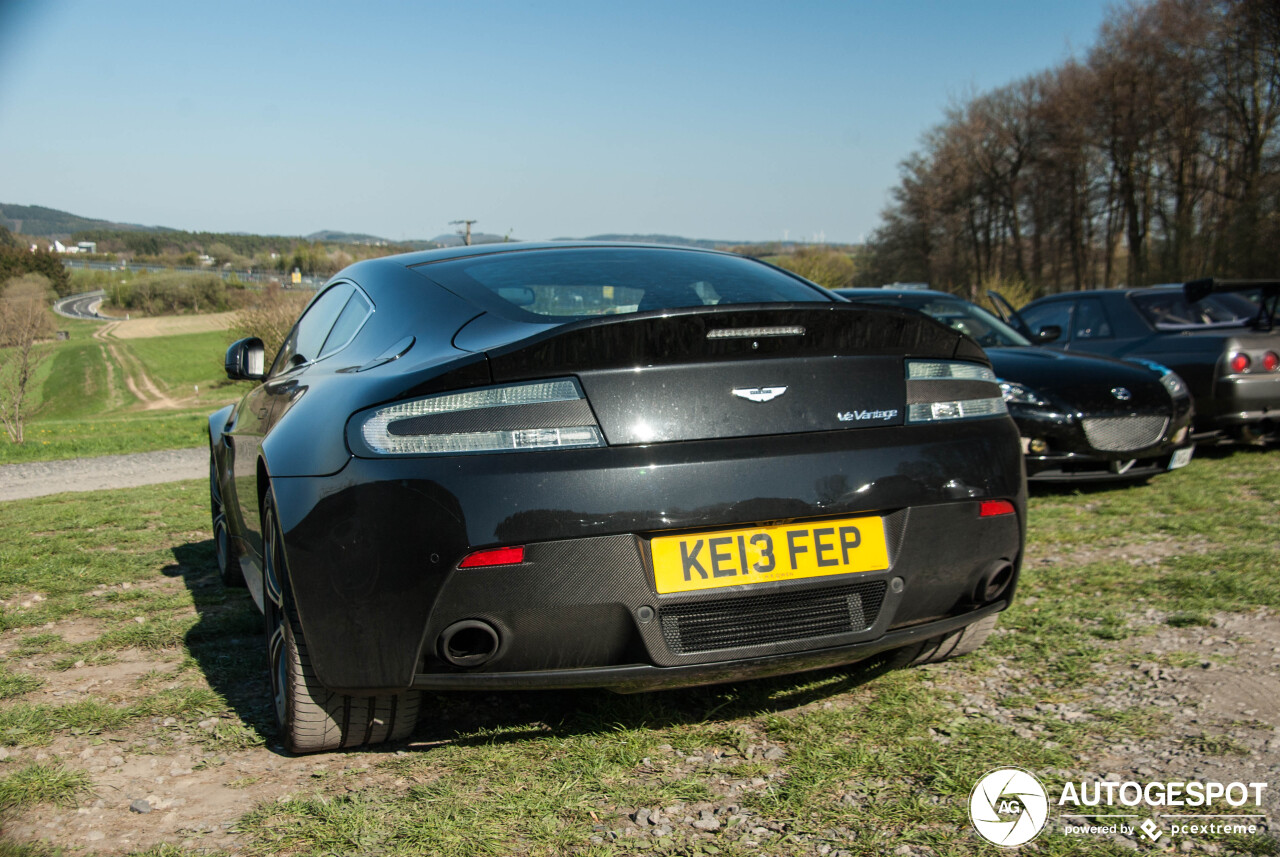 Aston Martin V12 Vantage