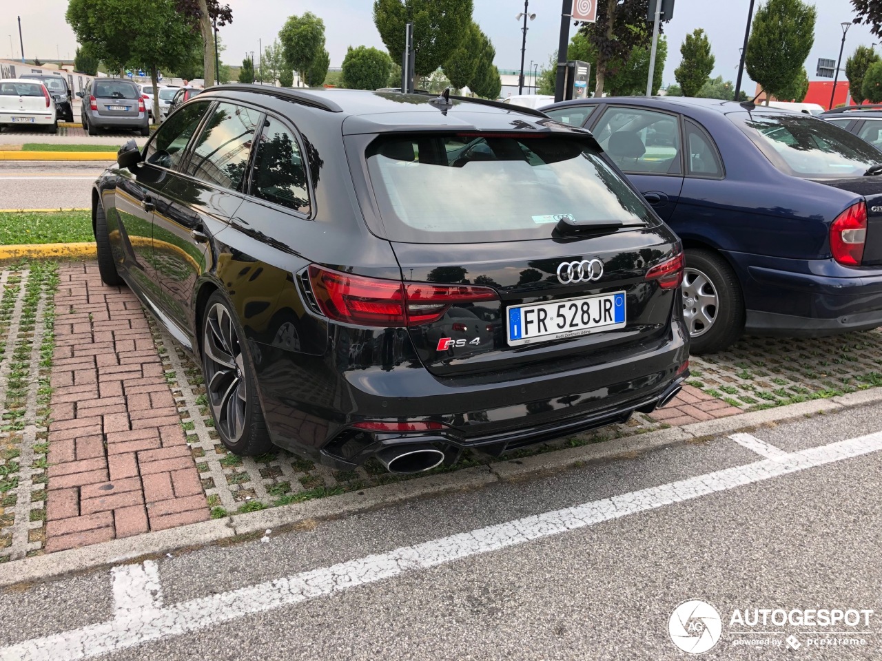 Audi RS4 Avant B9