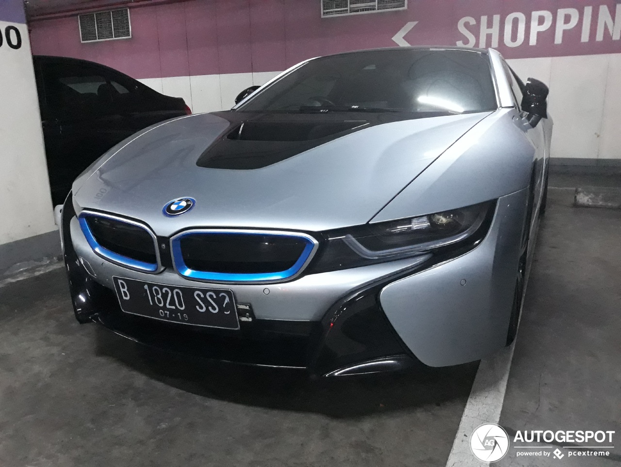 BMW i8