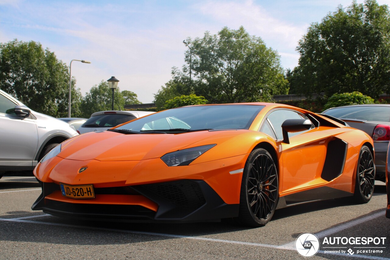 Lamborghini Aventador LP750-4 SuperVeloce