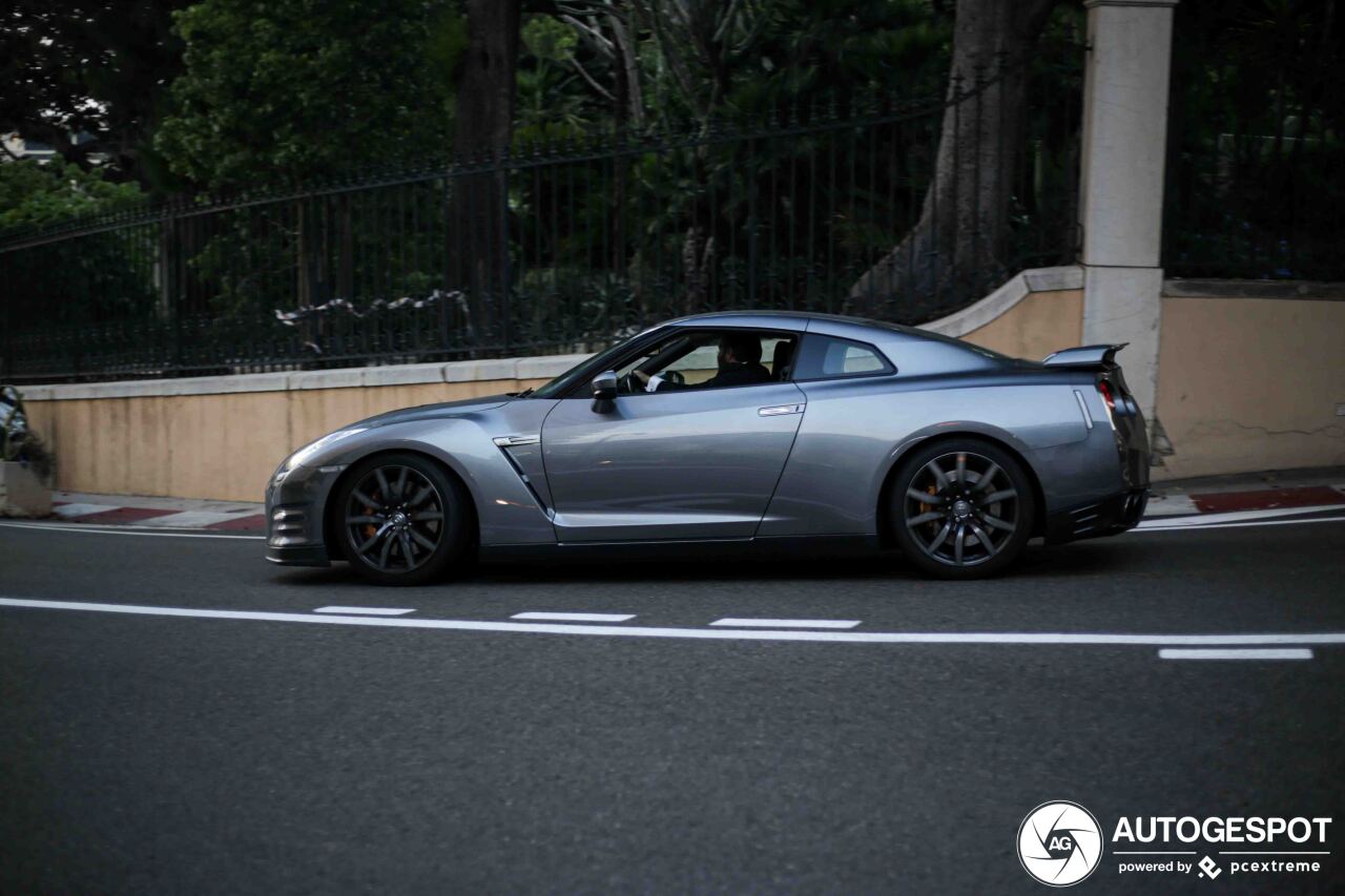 Nissan GT-R 2011