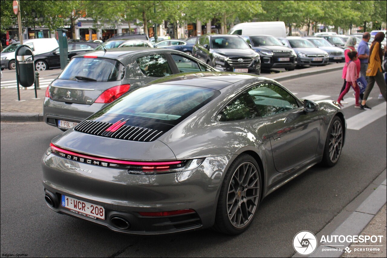 Porsche 992 Carrera 4S