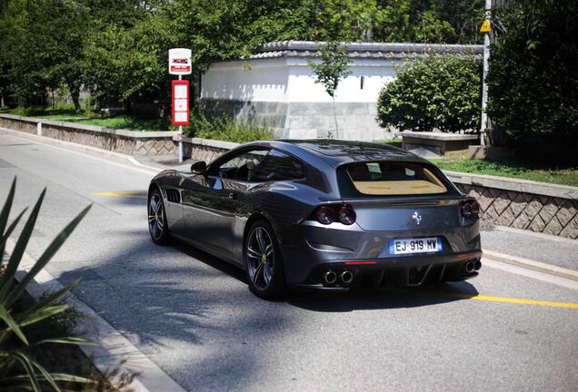 Ferrari GTC4Lusso