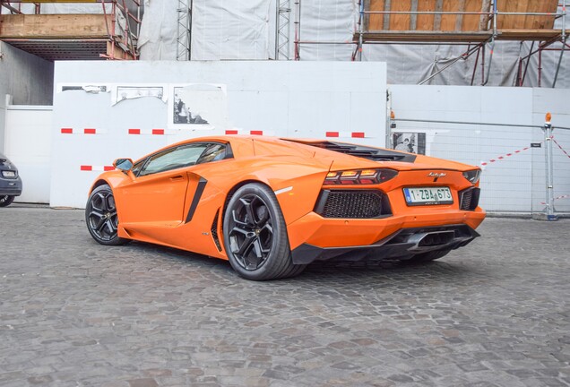 Lamborghini Aventador LP700-4