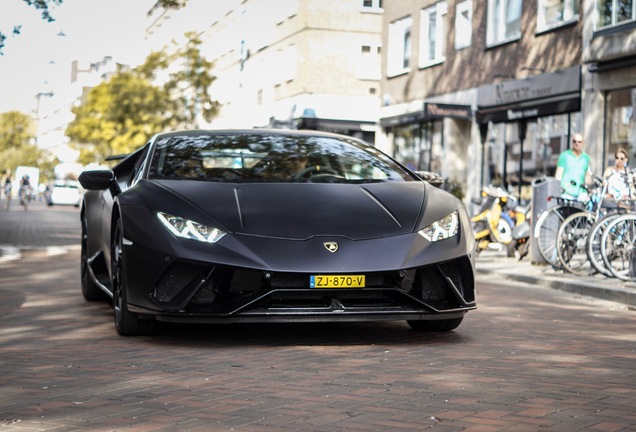 Lamborghini Huracán LP640-4 Performante