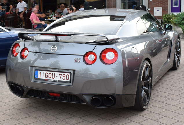 Nissan GT-R