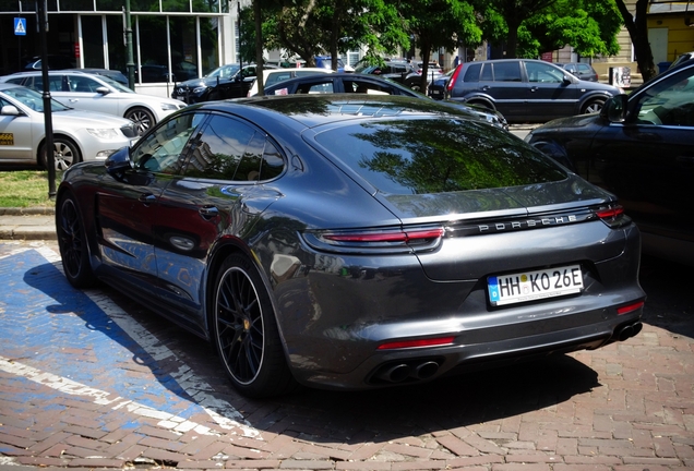 Porsche 971 Panamera Turbo