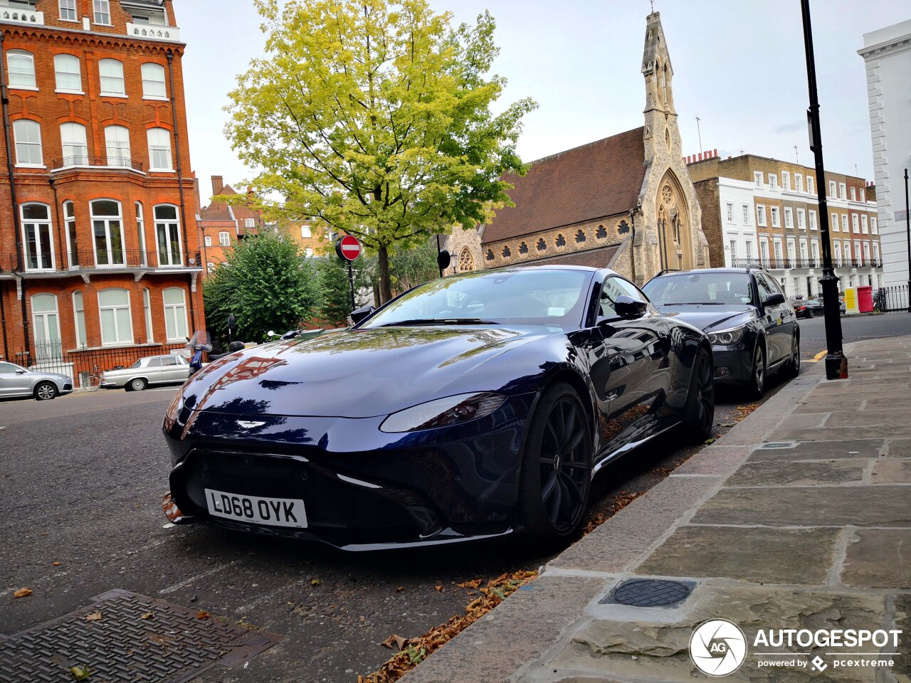 Aston Martin V8 Vantage 2018