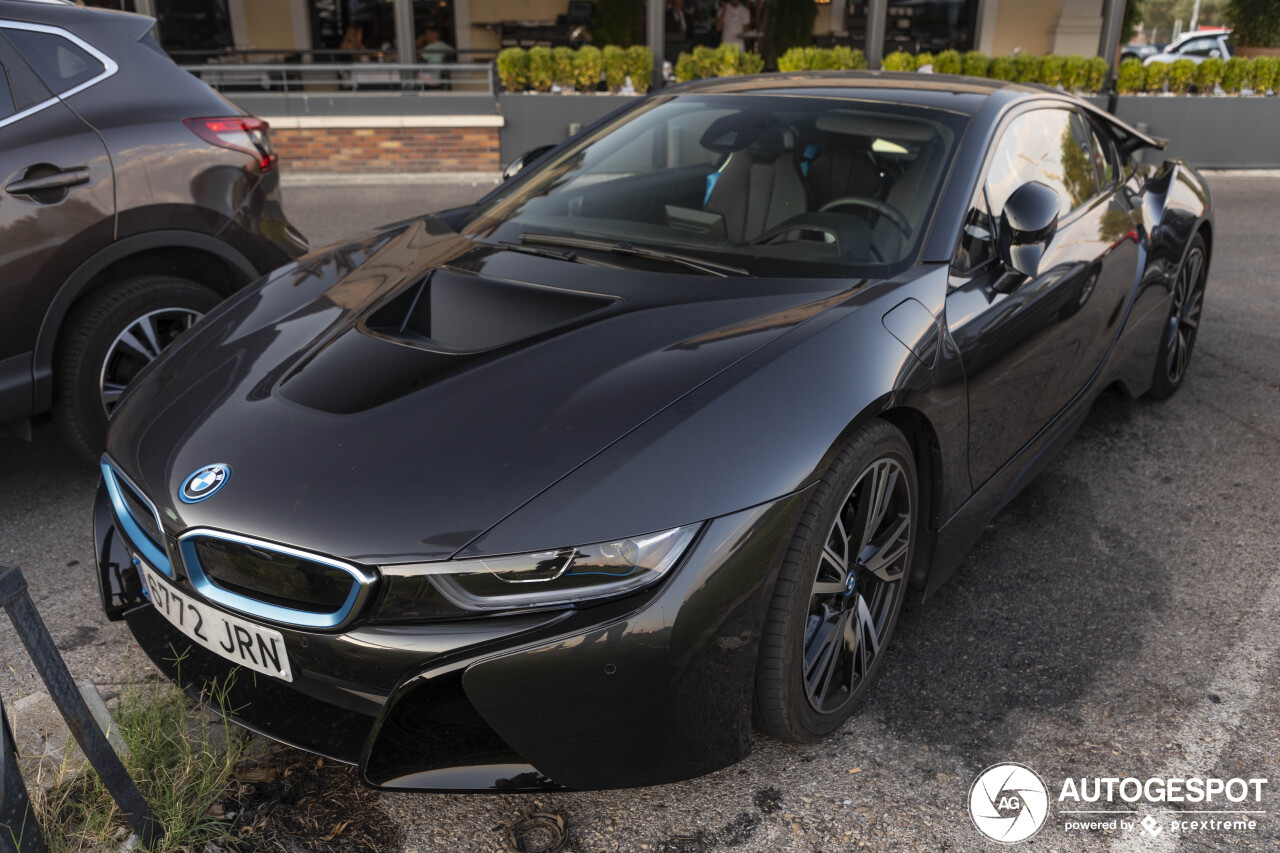 BMW i8