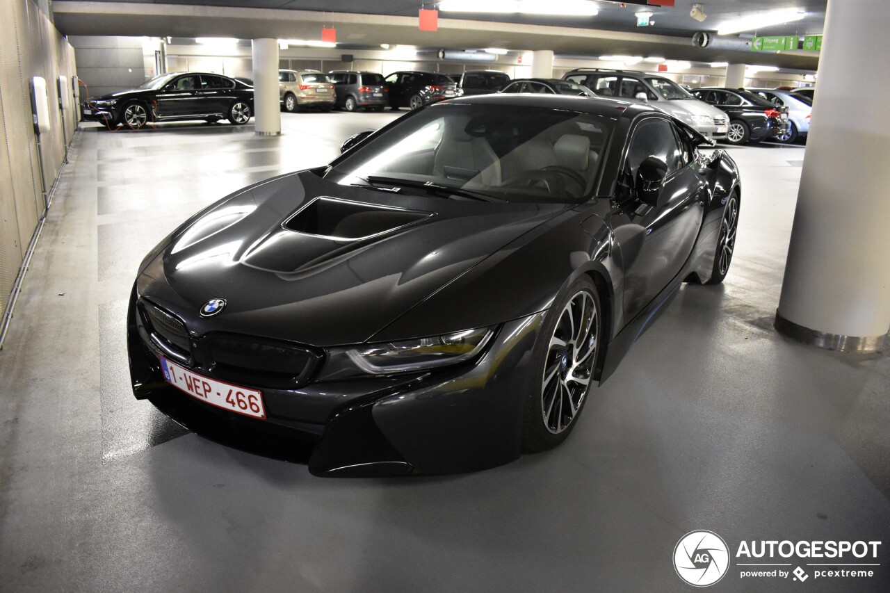 BMW i8