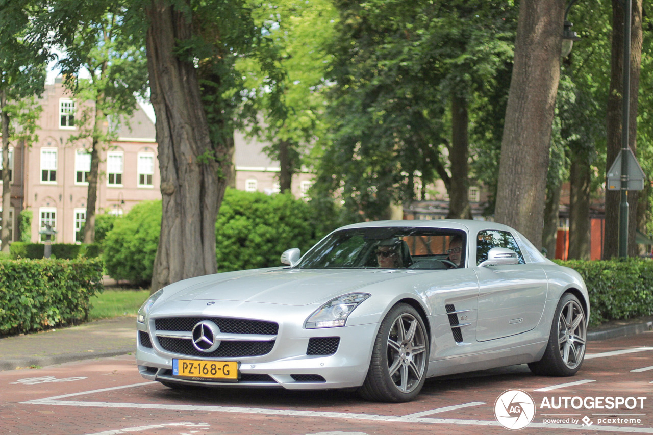 Mercedes-Benz SLS AMG