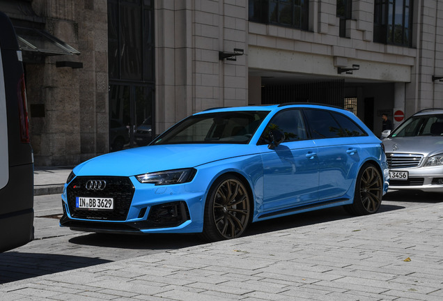 Audi RS4 Avant B9