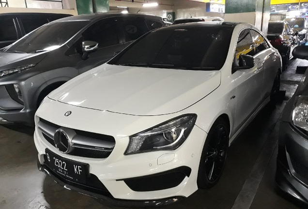 Mercedes-Benz CLA 45 AMG C117