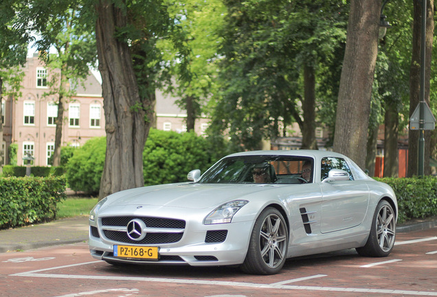 Mercedes-Benz SLS AMG