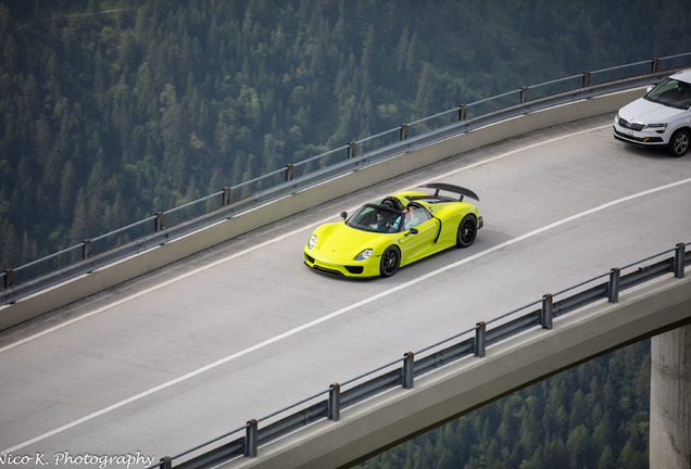 Porsche 918 Spyder Weissach Package