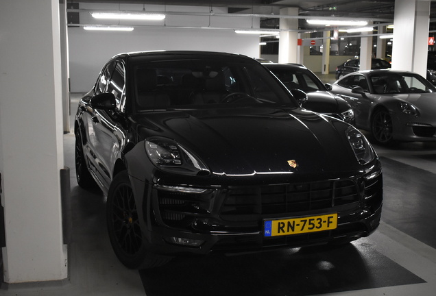 Porsche 95B Macan GTS