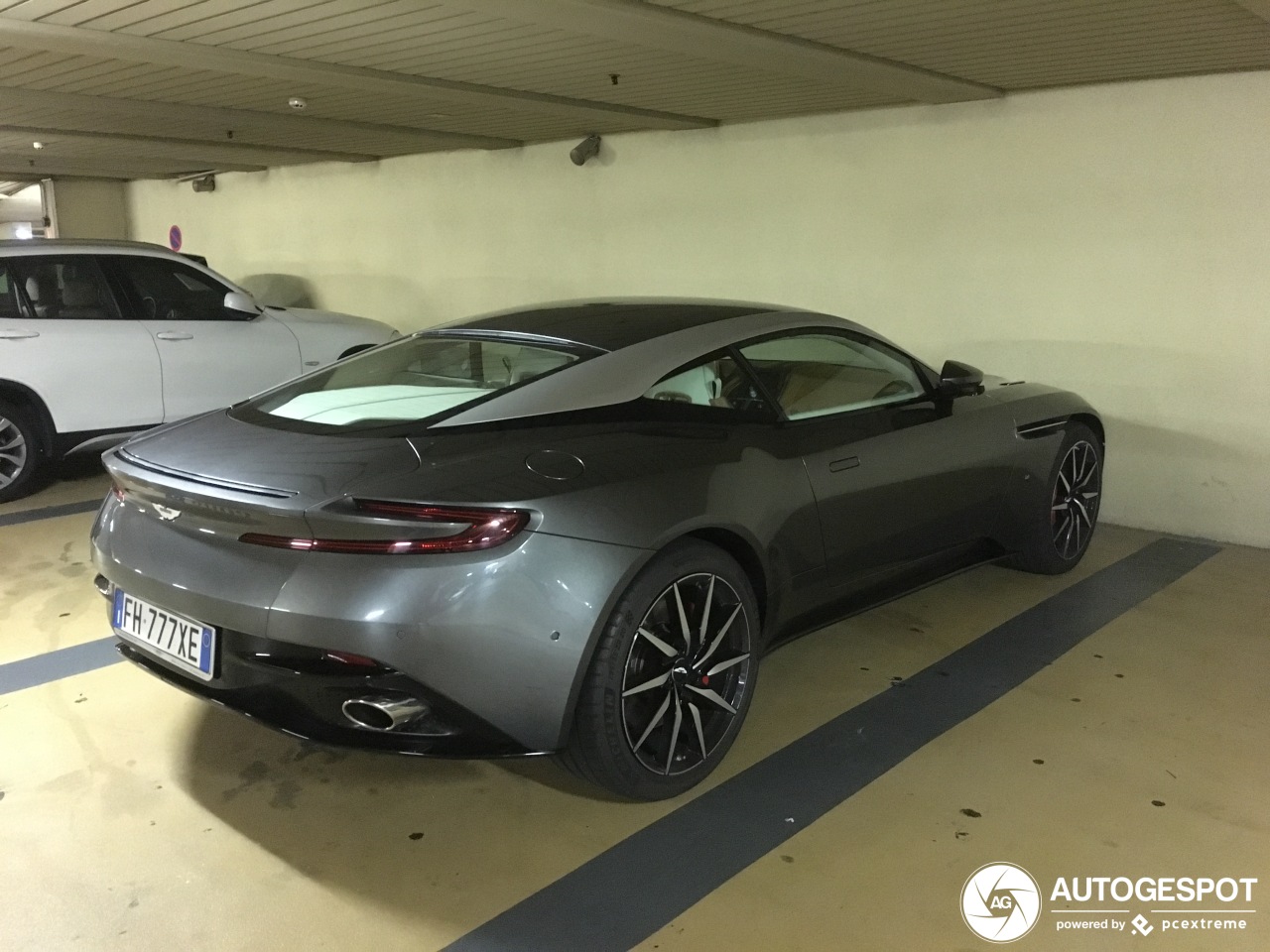 Aston Martin DB11