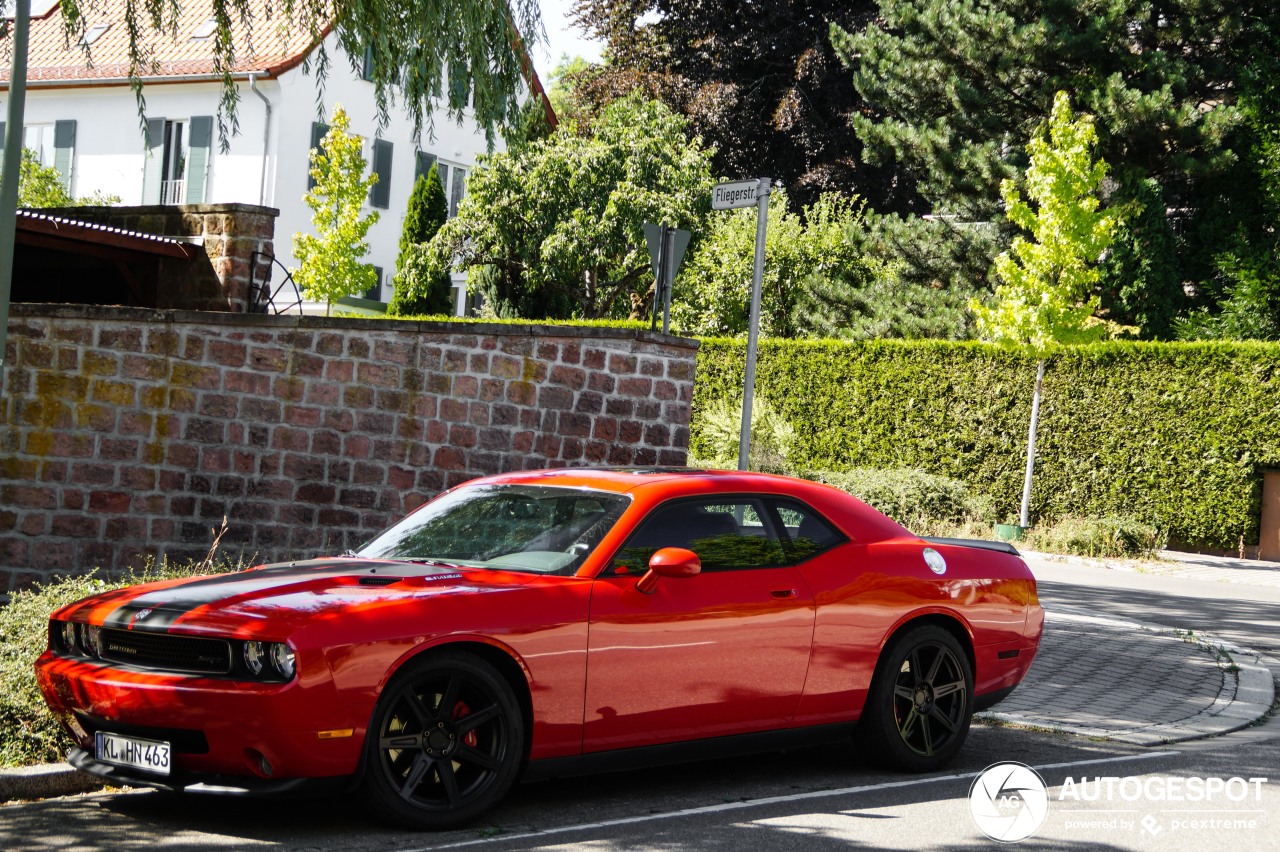 Dodge Challenger SRT-8