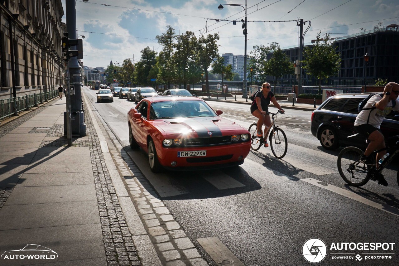 Dodge Challenger SRT-8