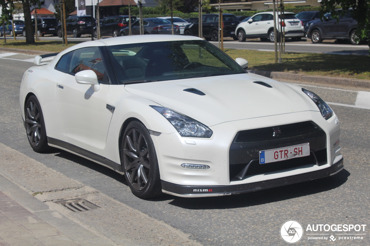 Nissan GT-R 2011