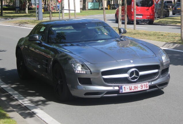 Mercedes-Benz SLS AMG