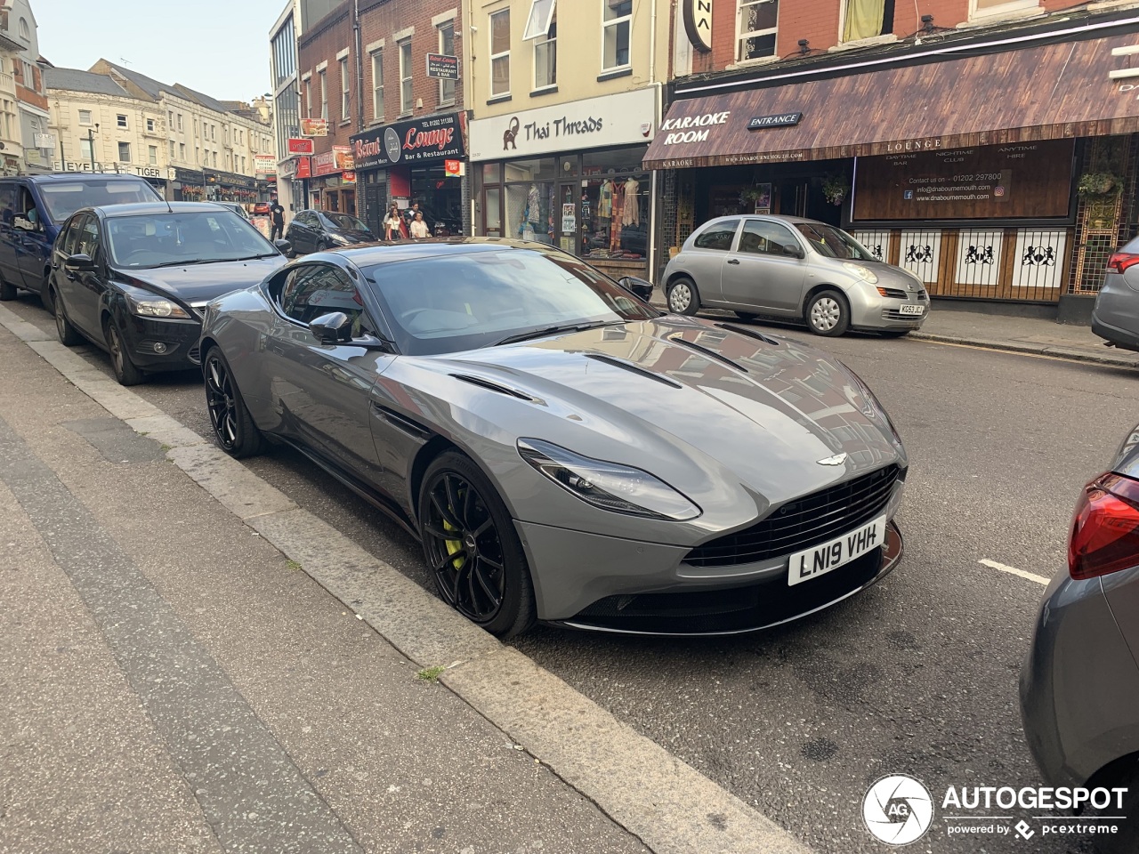 Aston Martin DB11 AMR