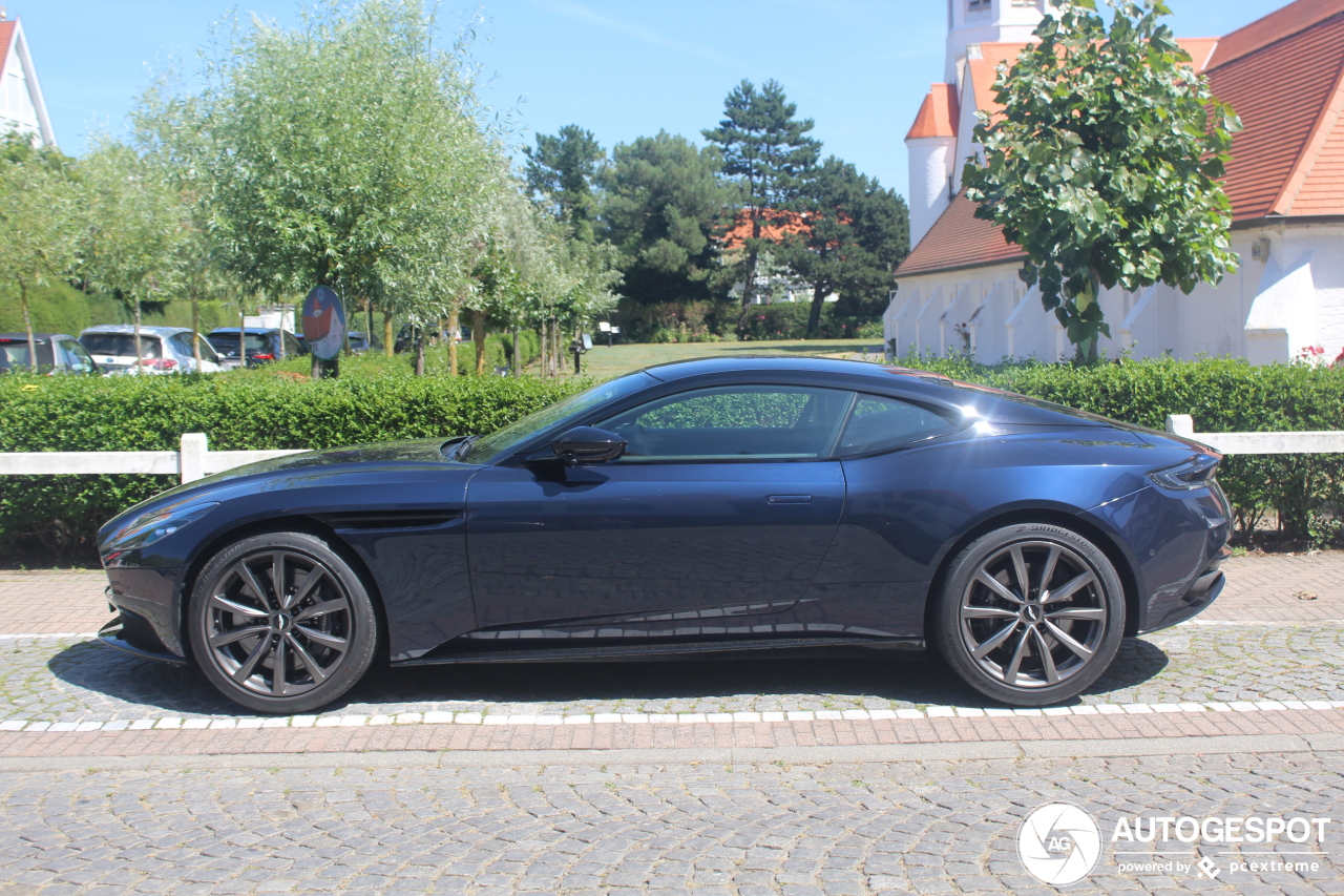 Aston Martin DB11 V8