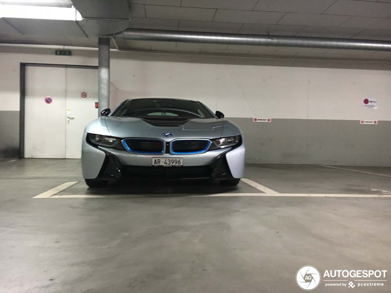 BMW i8