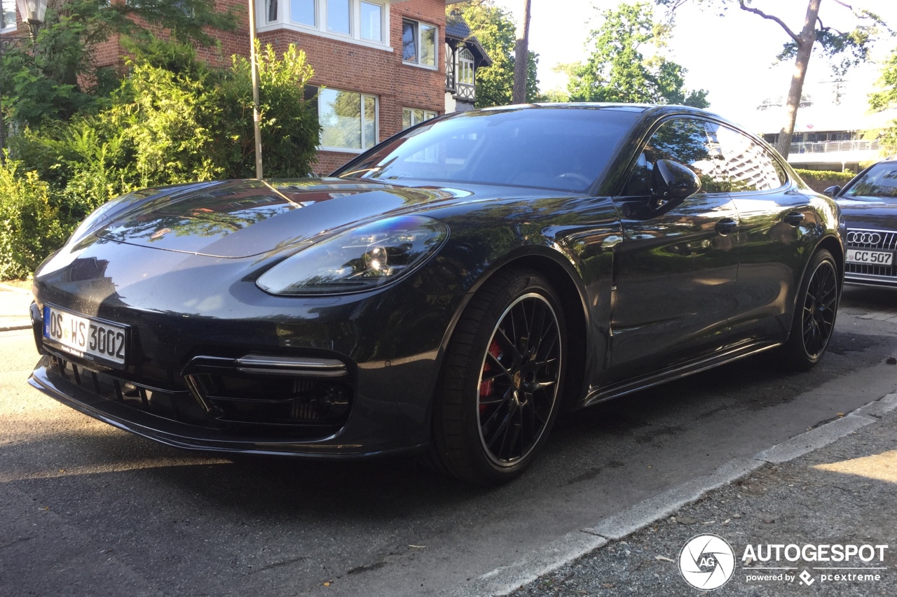 Porsche 971 Panamera Turbo