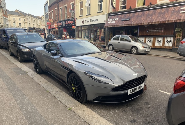 Aston Martin DB11 AMR