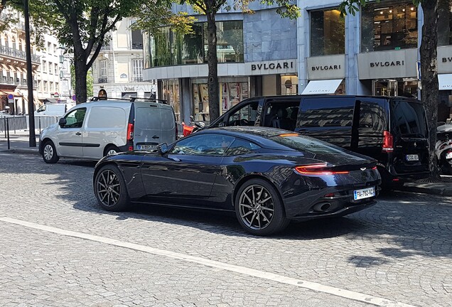 Aston Martin DB11